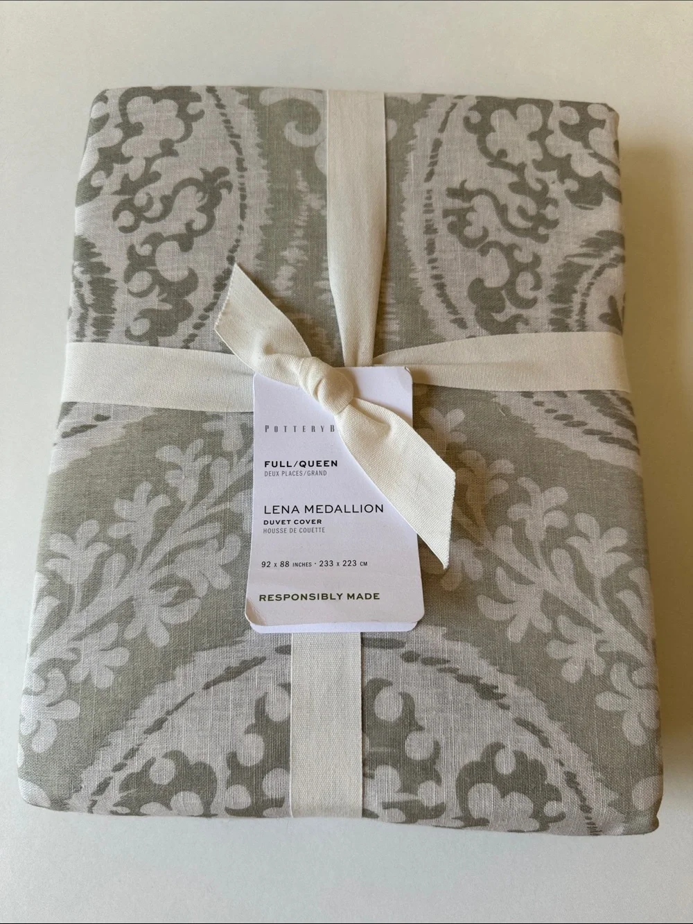 MEW Pottery Barn Lena Medallion Duvet Cover - Full / Queen 92” x 88”